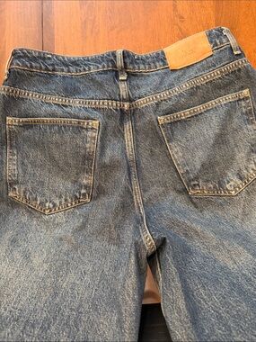 Zara women’s wide leg Blue Denim Jeans, frayed bottom. Size 10. Like new.